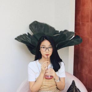 https://seedandspark-static.s3.us-east-2.amazonaws.com/images/User/001/737/014/medium/topbeauty.id___B2ivY4HH1bx___.jpg image