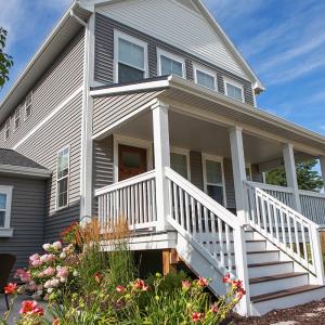 https://seedandspark-static.s3.us-east-2.amazonaws.com/images/User/001/745/397/medium/residential-exterior-painting-services.jpg image