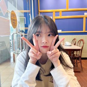 https://seedandspark-static.s3.us-east-2.amazonaws.com/images/User/001/802/832/medium/@A_FionyJKT48.jpg image