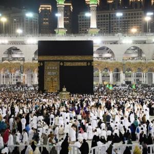 https://seedandspark-static.s3.us-east-2.amazonaws.com/images/User/001/822/413/medium/4046874-type-of-accommodation-that-you-can-get-on-different-hajj-packages-from-pakistan-travel-egg_600px.jpeg image