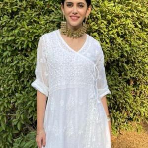 https://seedandspark-static.s3.us-east-2.amazonaws.com/images/User/001/962/014/medium/Lucknow%20Chikankari%20Kurtis%201000px%20X%20600px%20%284%29.jpg image